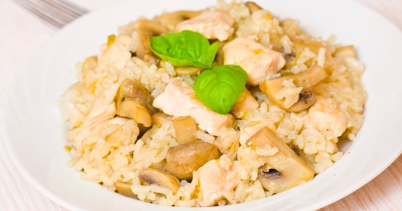 Risotto au poulet et champignons
