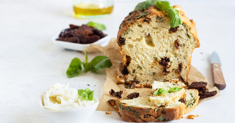 Cake aux tomates séchées et mozzarella