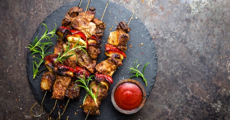 Brochettes de boeuf mariné au barbecue - Recette par Recettes du Chef