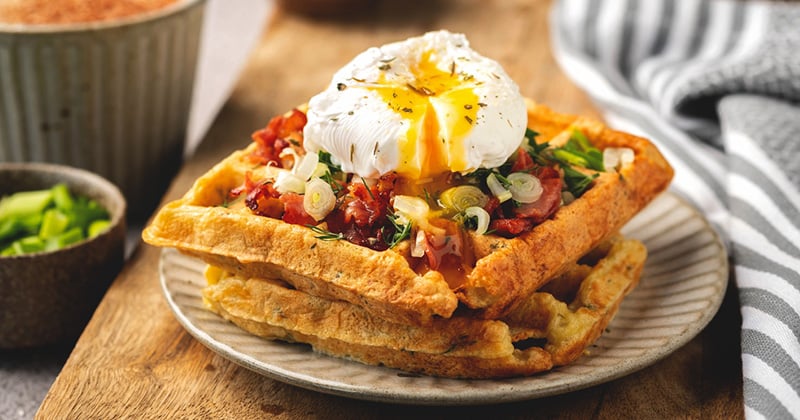 Gaufres à l'&oelig;uf poché et au bacon