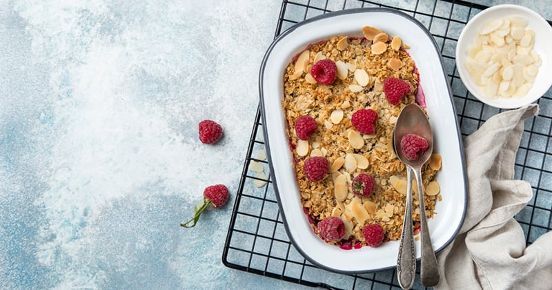 Crumble aux framboises et chocolat blanc