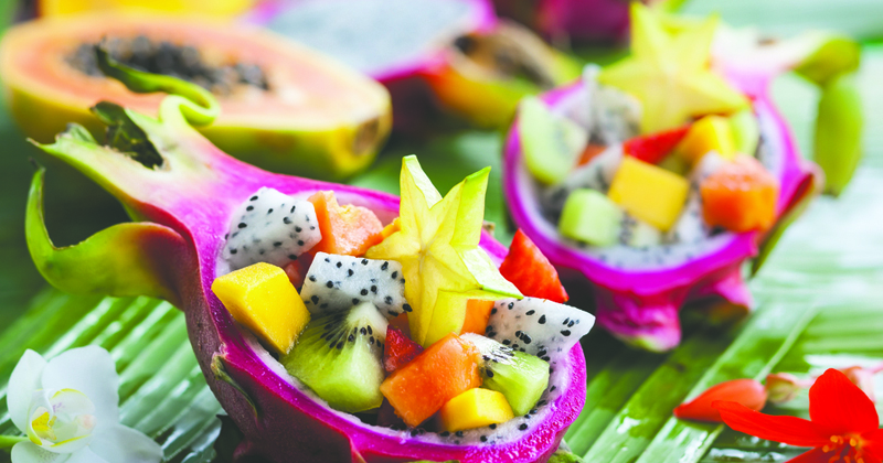 Laissez-vous tenter par cette salade de fruits du dragon aux couleurs et parfums envoûtants !