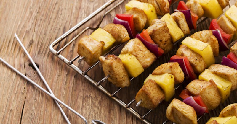 Brochettes poulet et ananas