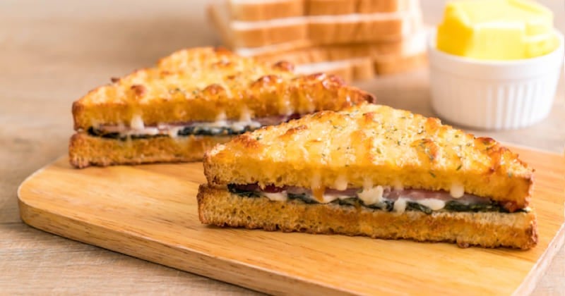 Le croque-monsieur jambon, épinards et fromage est fait pour les grosses faims !