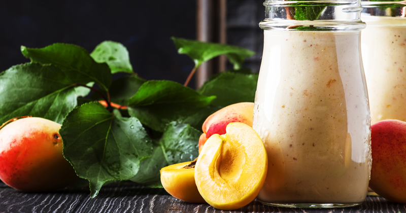 Smoothie aux pêches et abricots