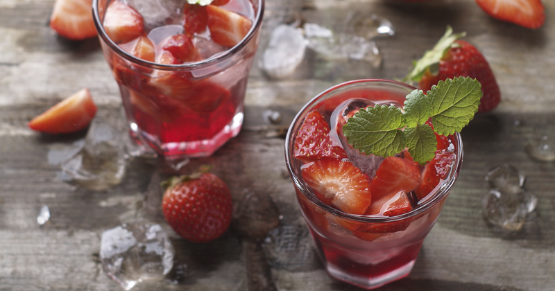 Sangria rosée aux fruits rouges