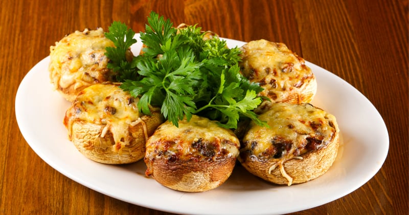 Champignons farcis au fromage et jambon