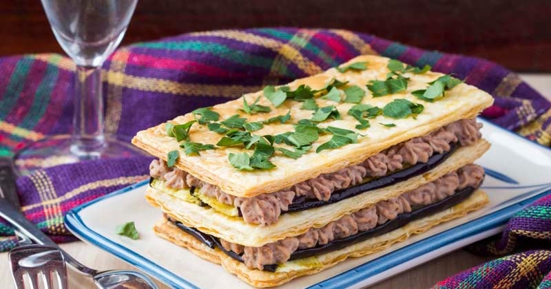 Mille-feuille à l'aubergine et mousse de thon