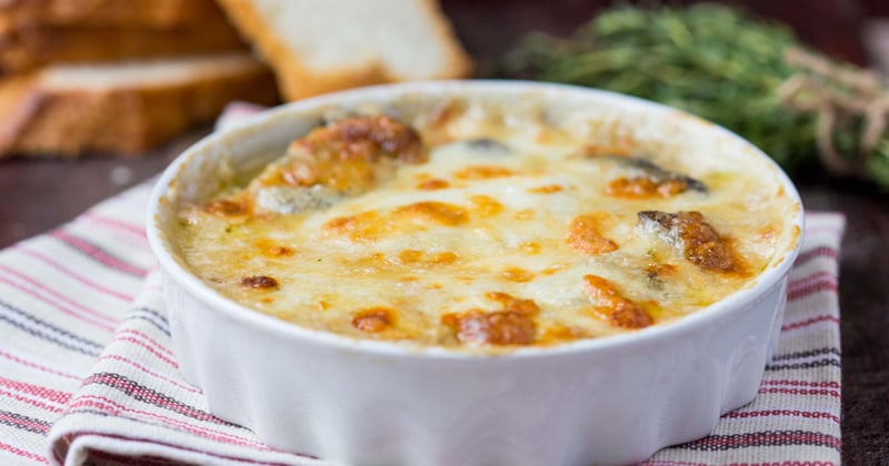 Gratin de pommes de terre et boulettes de viande