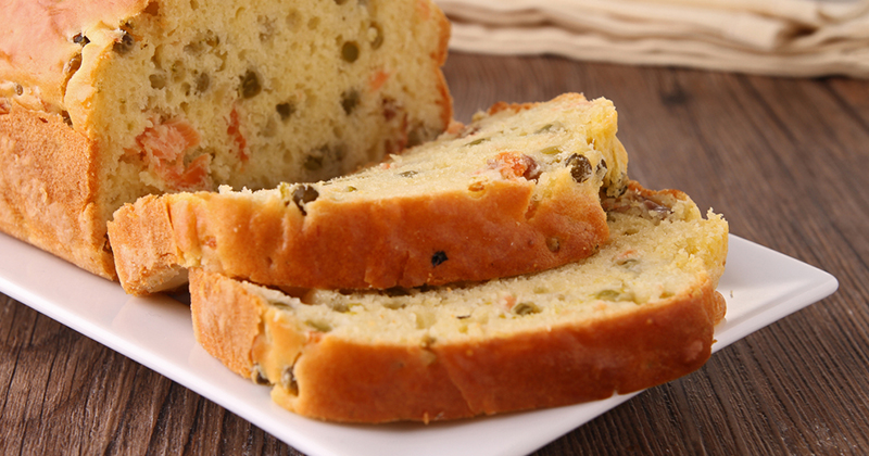 Cake aux châtaignes et au saumon fumé