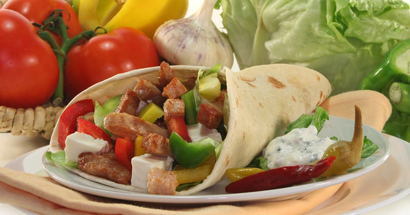 Wraps à la ratatouille et au poulet épicé