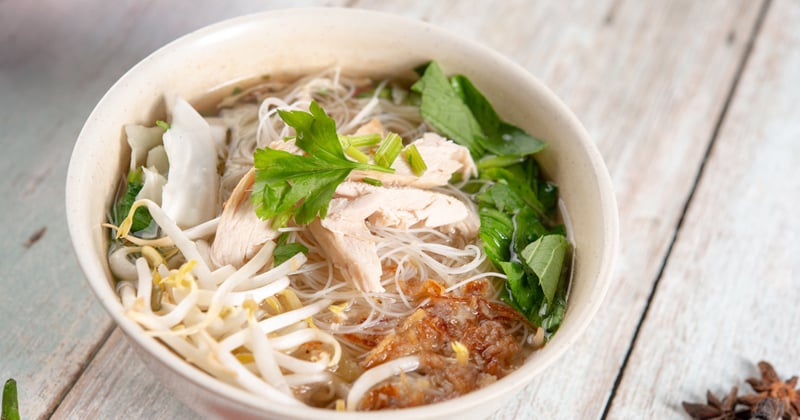 Soupe au poulet et vermicelles