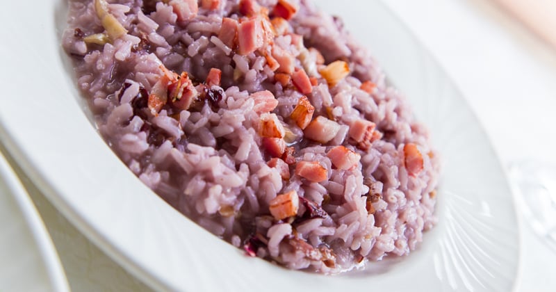 Risotto au vin rouge et aux lardons