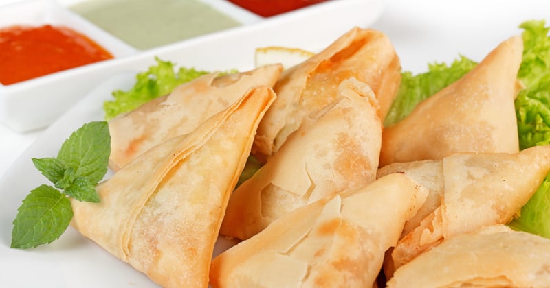 Samoussas au poulet et au fromage