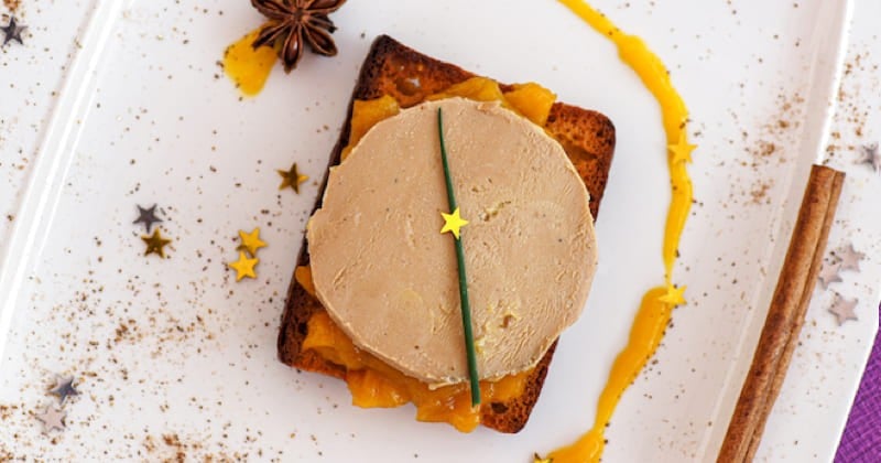 Toasts de pain d'épices, foie gras et chutney à la mangue