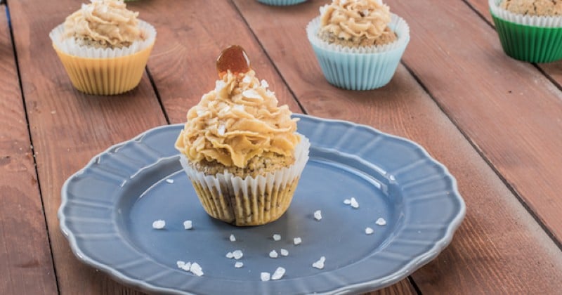 Cupcakes au beurre salé avec un coeur caramel