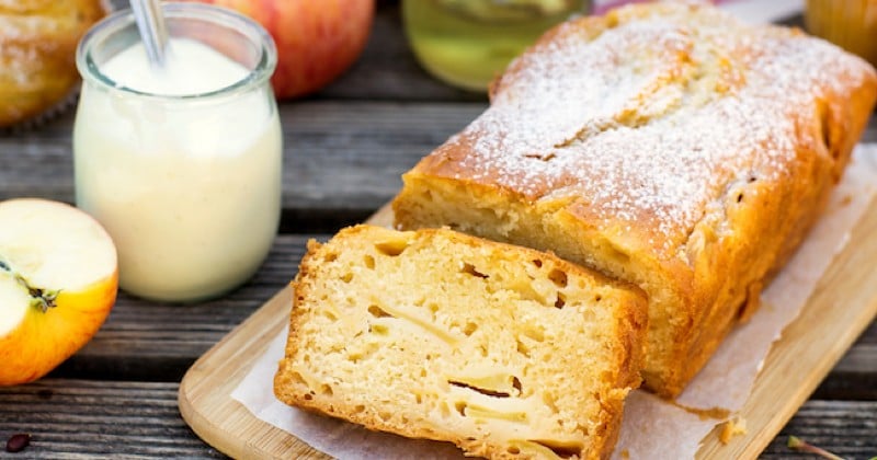 Gâteau au yaourt, à l'huile d'olive et aux pommes