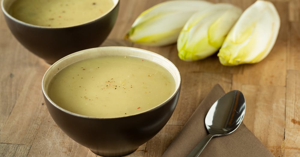 Un réconfortant velouté d'endives aux lardons pour se réchauffer