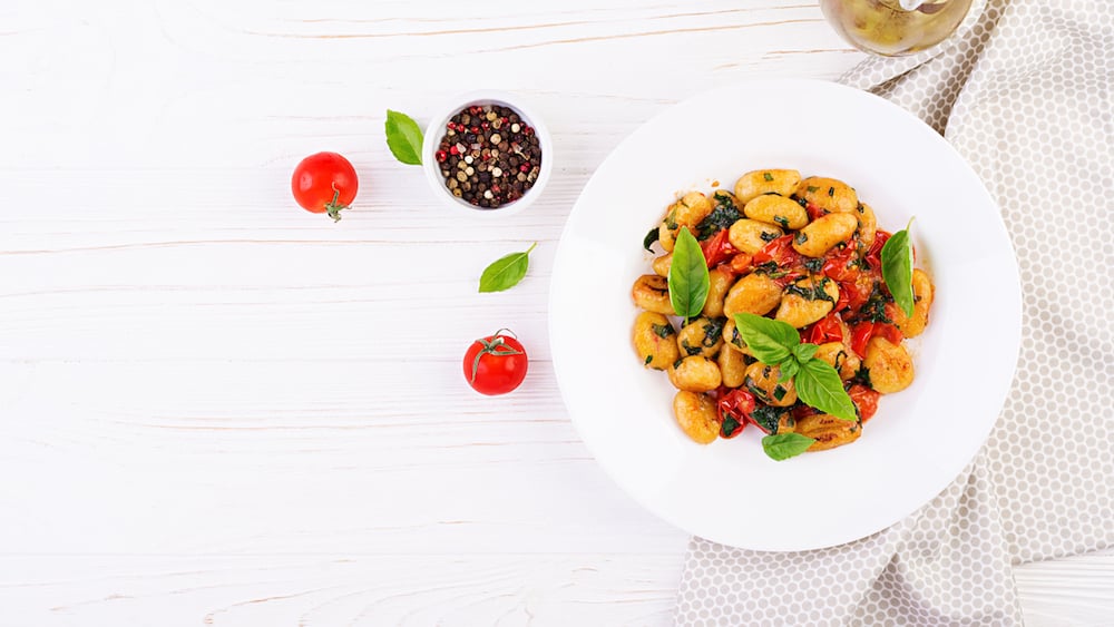 Mettez du soleil dans vos assiettes avec ces gnocchis aux légumes !