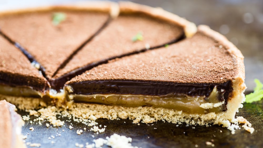 Tarte chocolat, caramel au beurre de cacahuètes