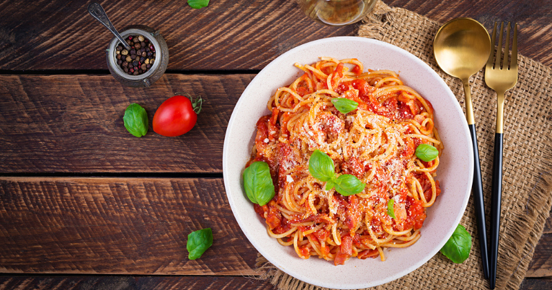 Bucatini all'amatriciana (pâtes italiennes au guanciale) Recette