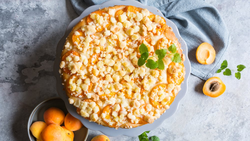 Voici un crumble aux abricots très gourmand, il est idéal pour cet été !