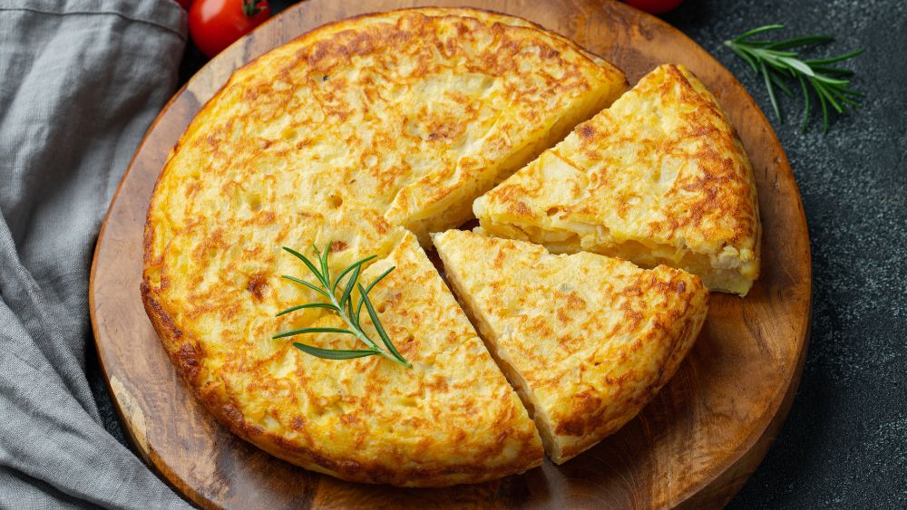 Cuisinez la traditionnelle tortilla de patata, un plat espagnol facile et tellement gourmand