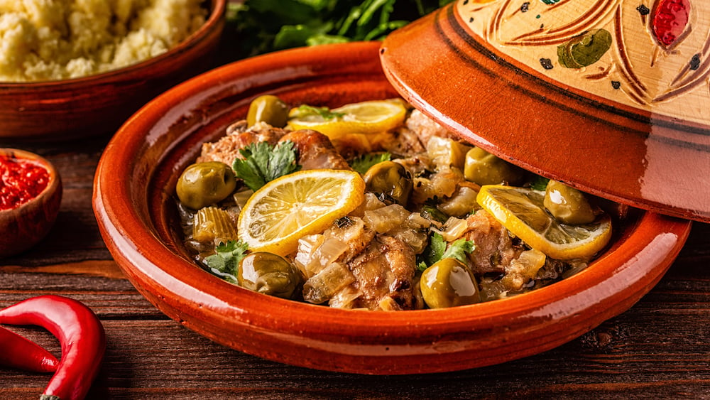 Tajine de poulet aux olives et citrons confits