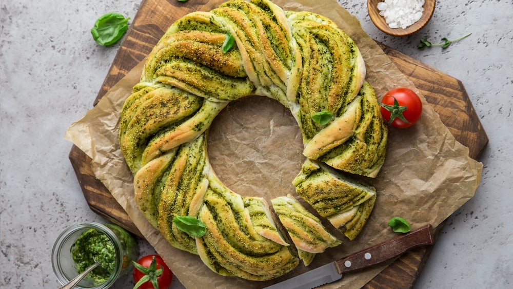 Brioche salée au pesto d'ail des ours et parmesan