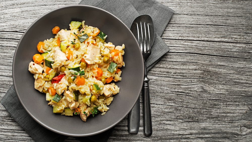 Riz pilaf au poulet et aux légumes