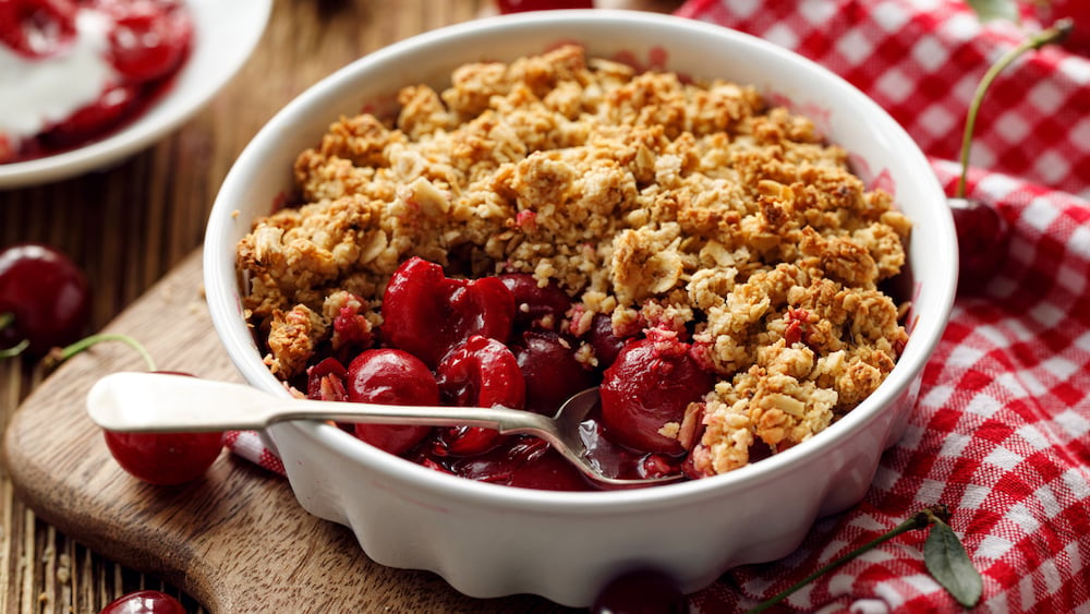 Crumble aux cerises facile et rapide