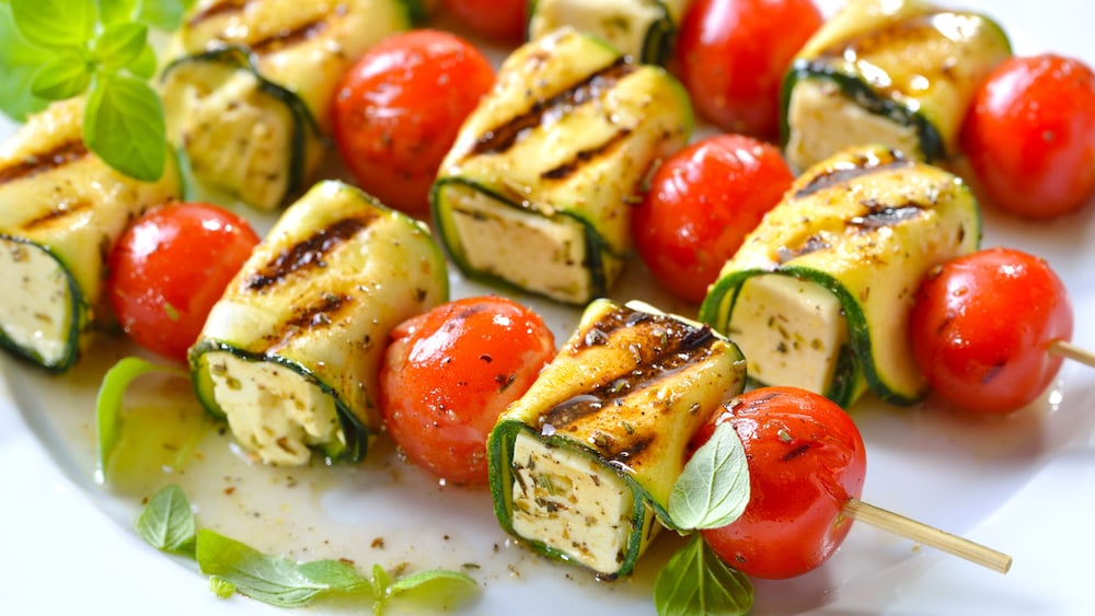 Brochette de feta et courgettes grillées