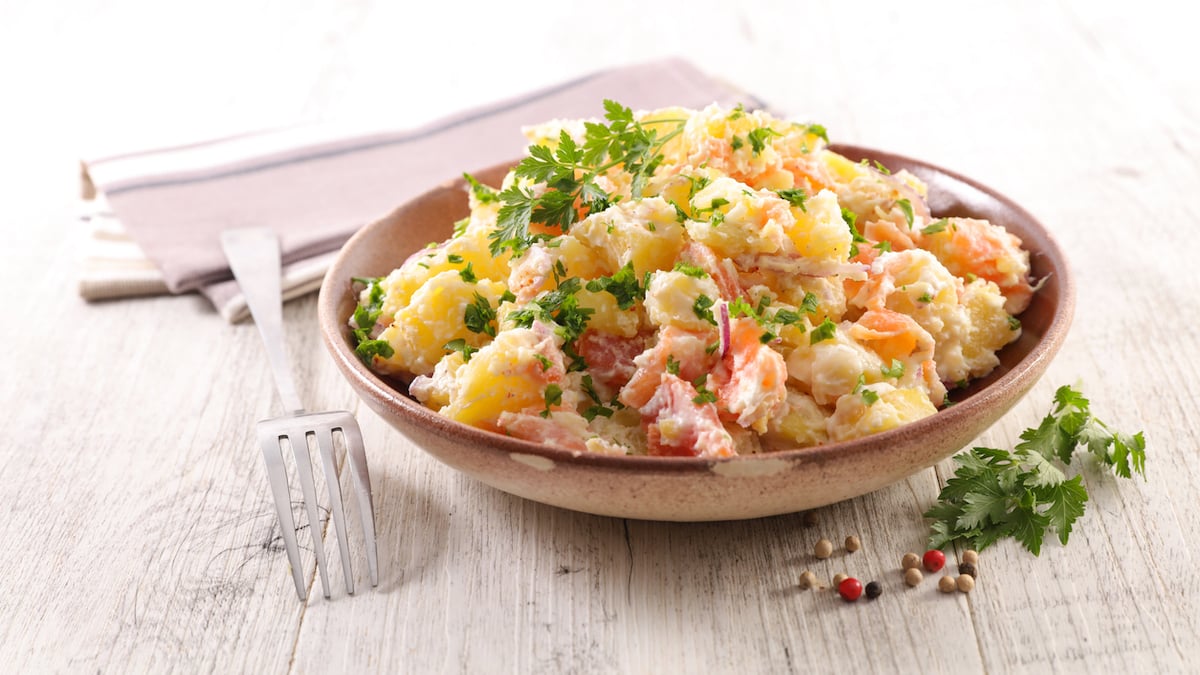 Salade pas chère aux pommes de terre et au thon