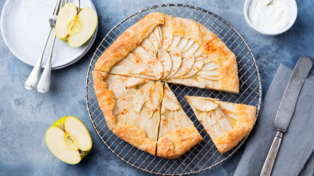 Cette tarte aux pommes et à la noix de coco est super facile et rapide à préparer pour le goûter !