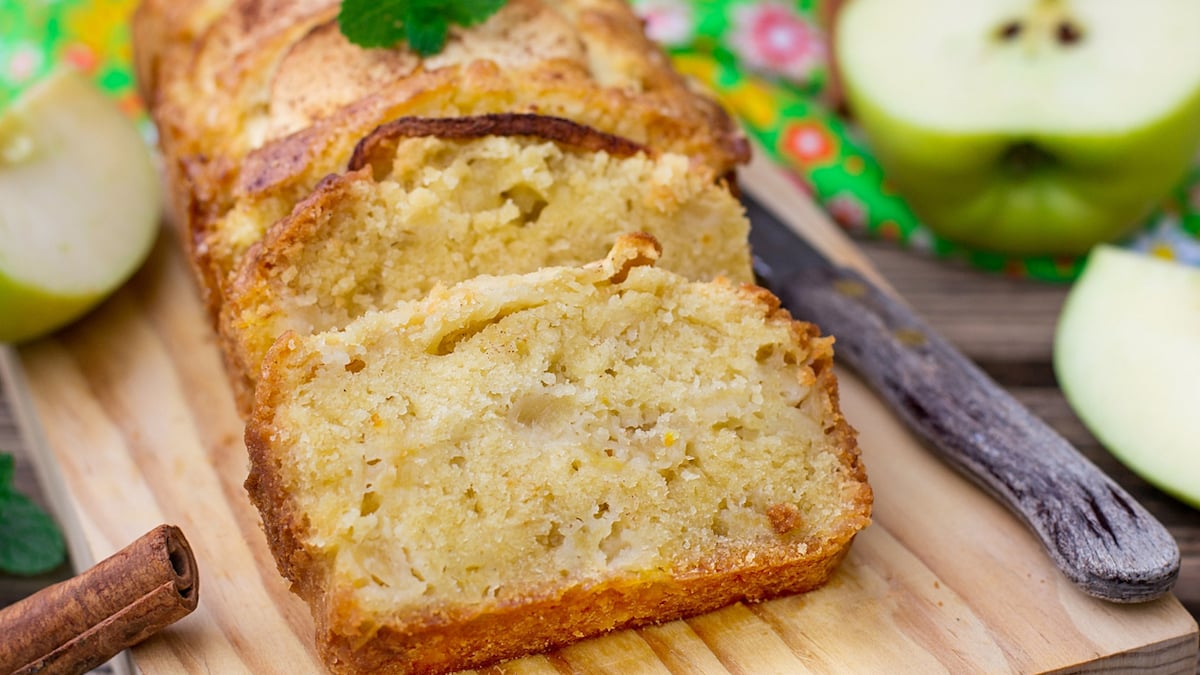 Gâteau moelleux aux pommes facile