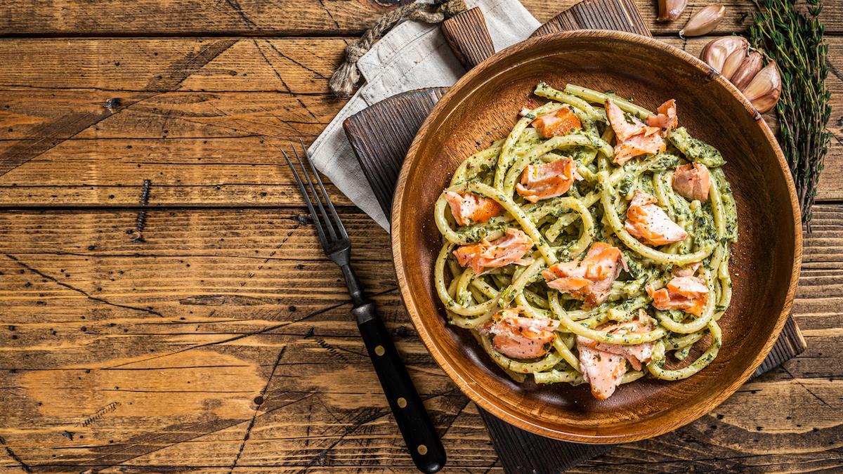 Pâtes au pesto et saumon