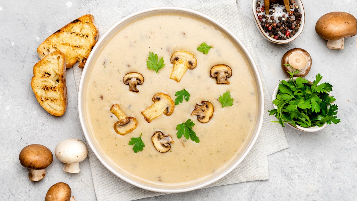 Soupe crémeuse aux champignons et au parmesan