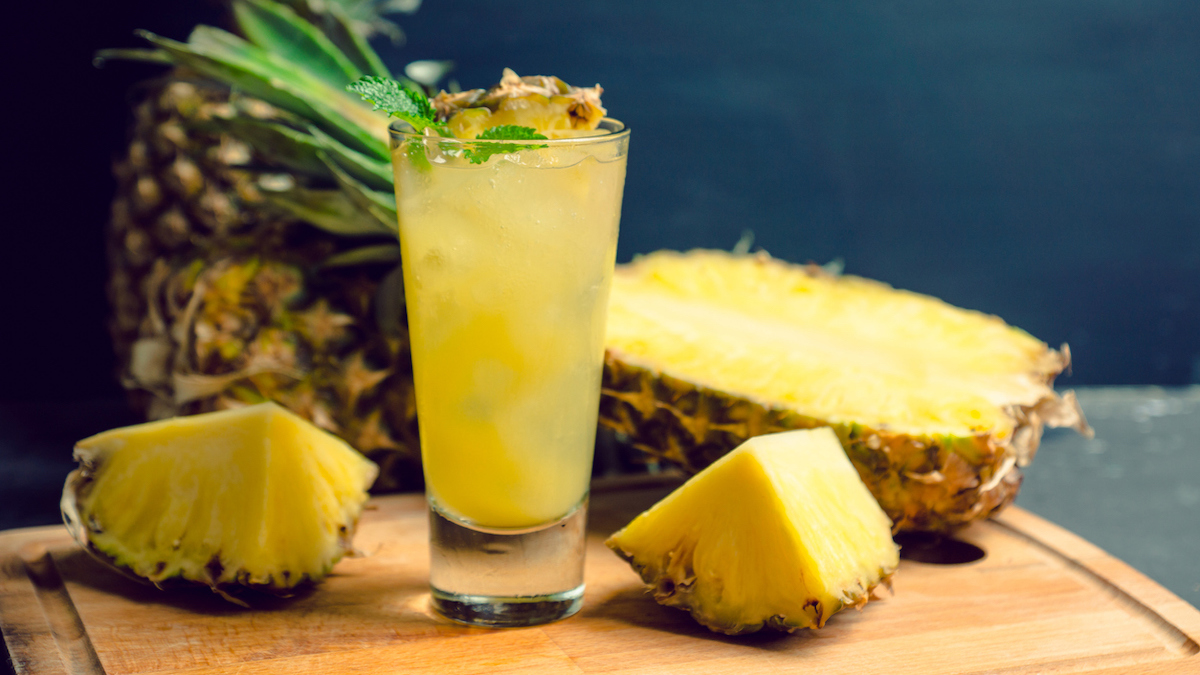 Punch pétillant au rhum et à l'ananas