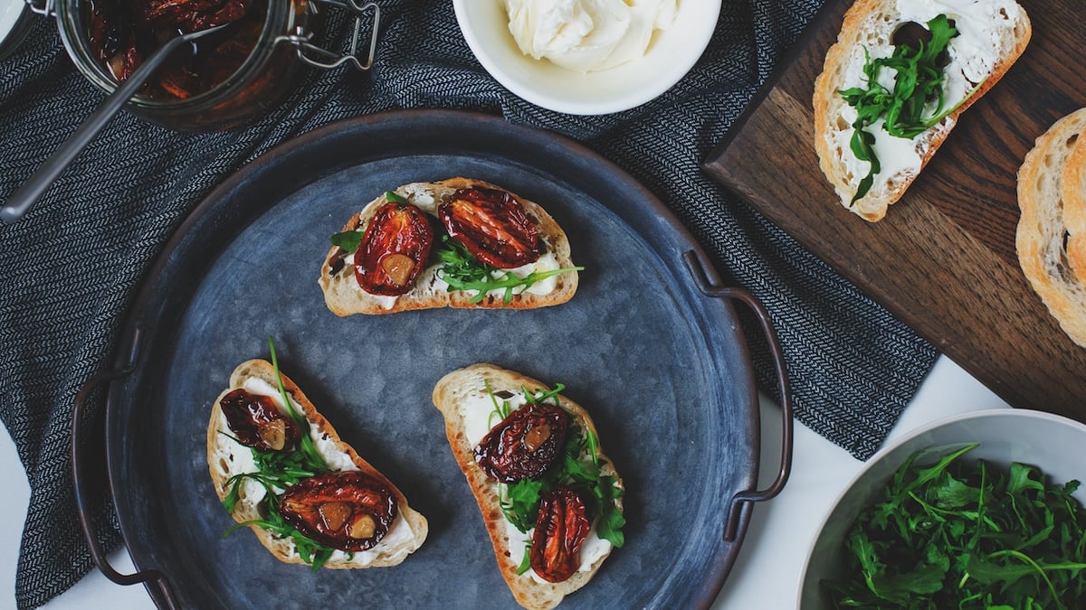 Tartinade de chèvre et dattes