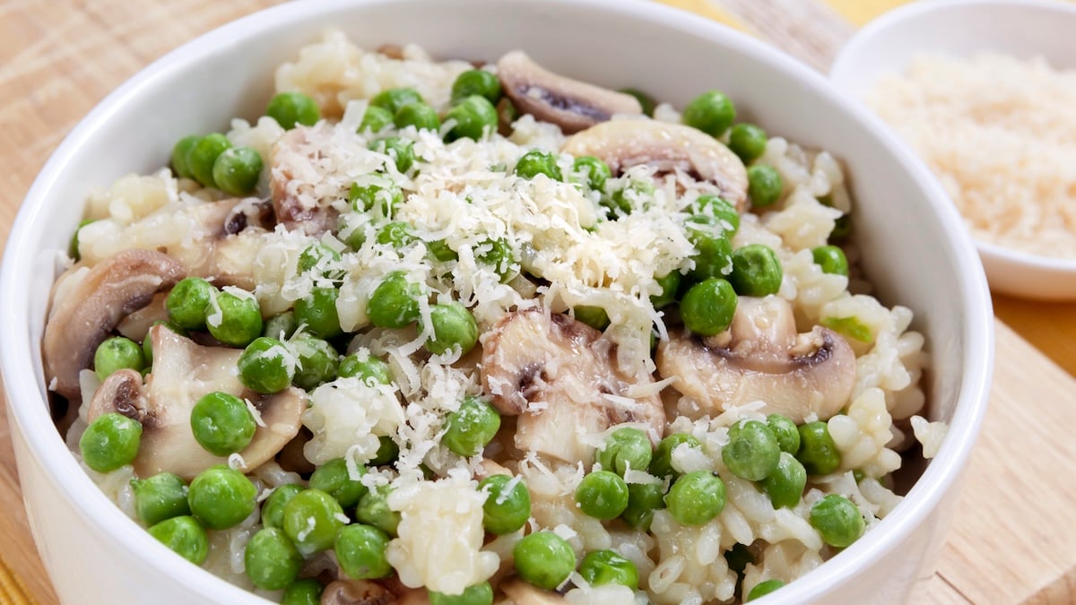 Risotto aux petits pois, champignons et lardons