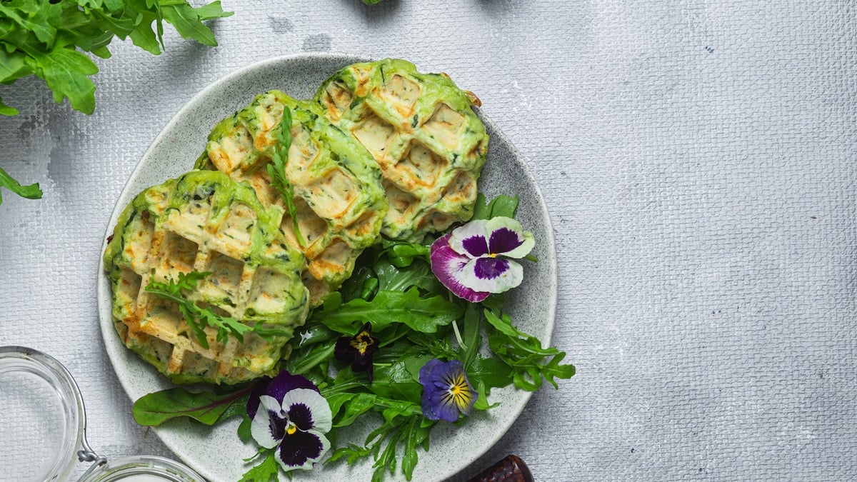 Gaufres de courgettes, pommes de terre et fromage