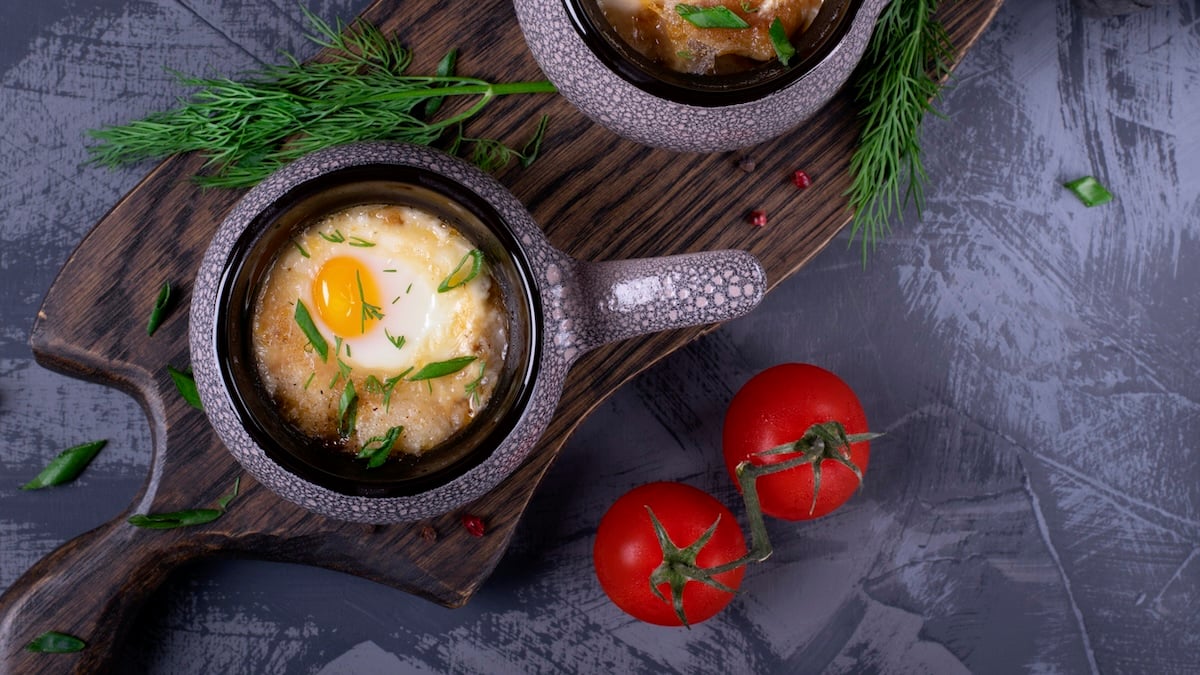 Oeuf cocotte au poulet et fromage