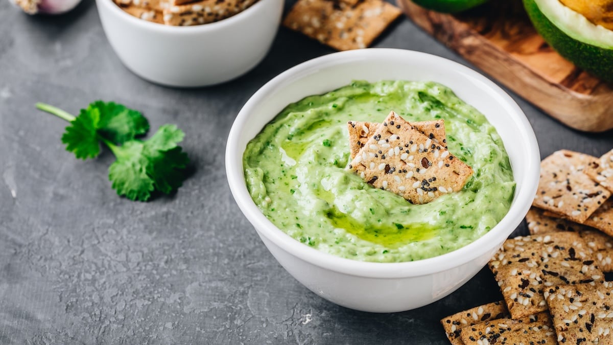 Crème à l'avocat, feta et menthe