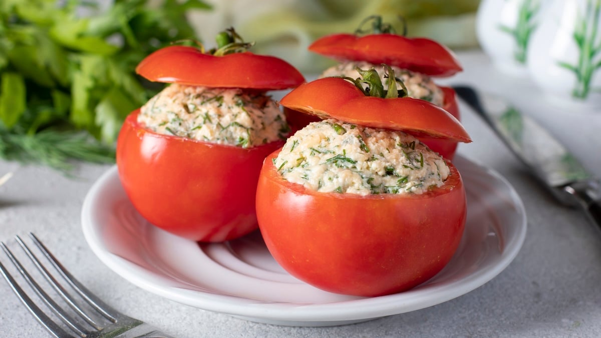 Tomate farcie au thon et fromage frais pas chère