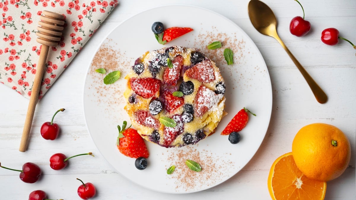 Clafoutis aux fruits rouges et à la noix de coco