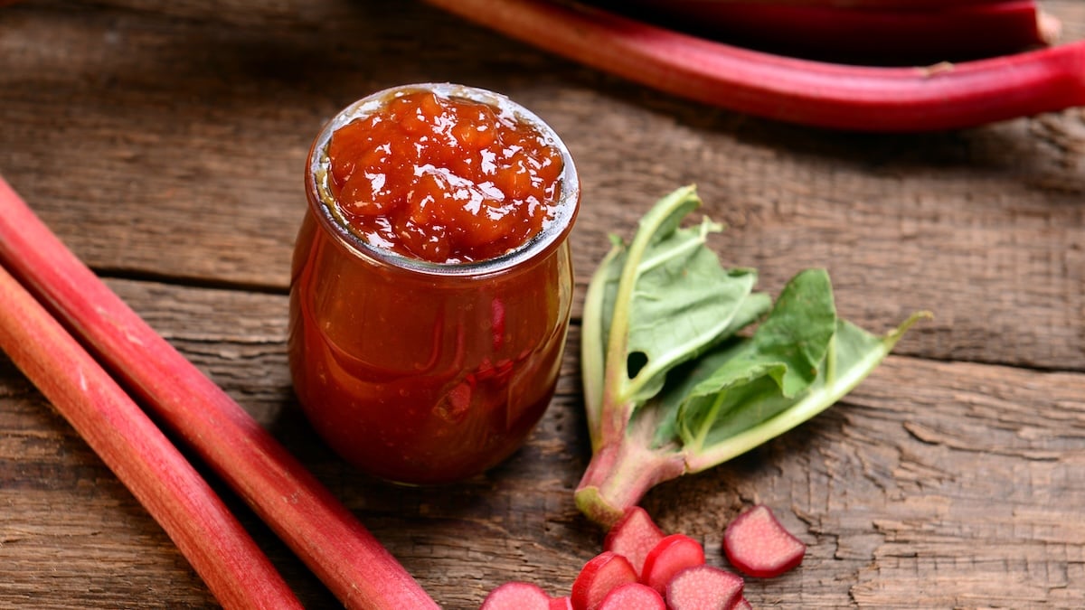 Compote à la rhubarbe et aux fraises