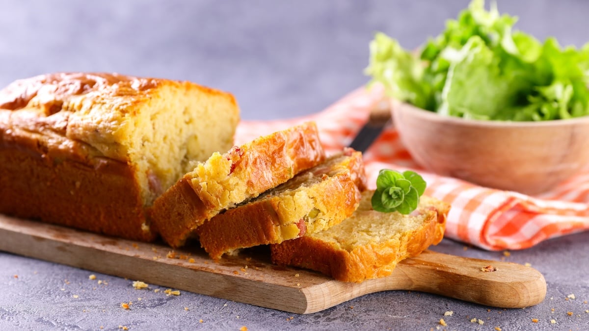 Cake salé pas cher au jambon et petits pois