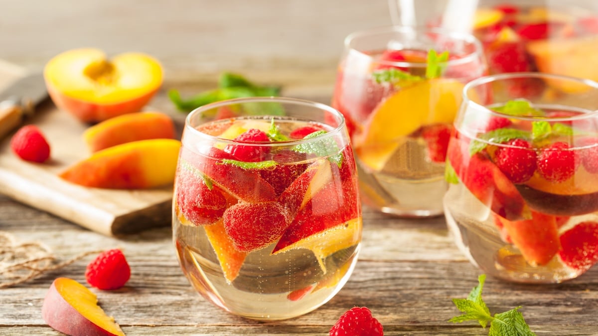 Sangria blanche aux pêches