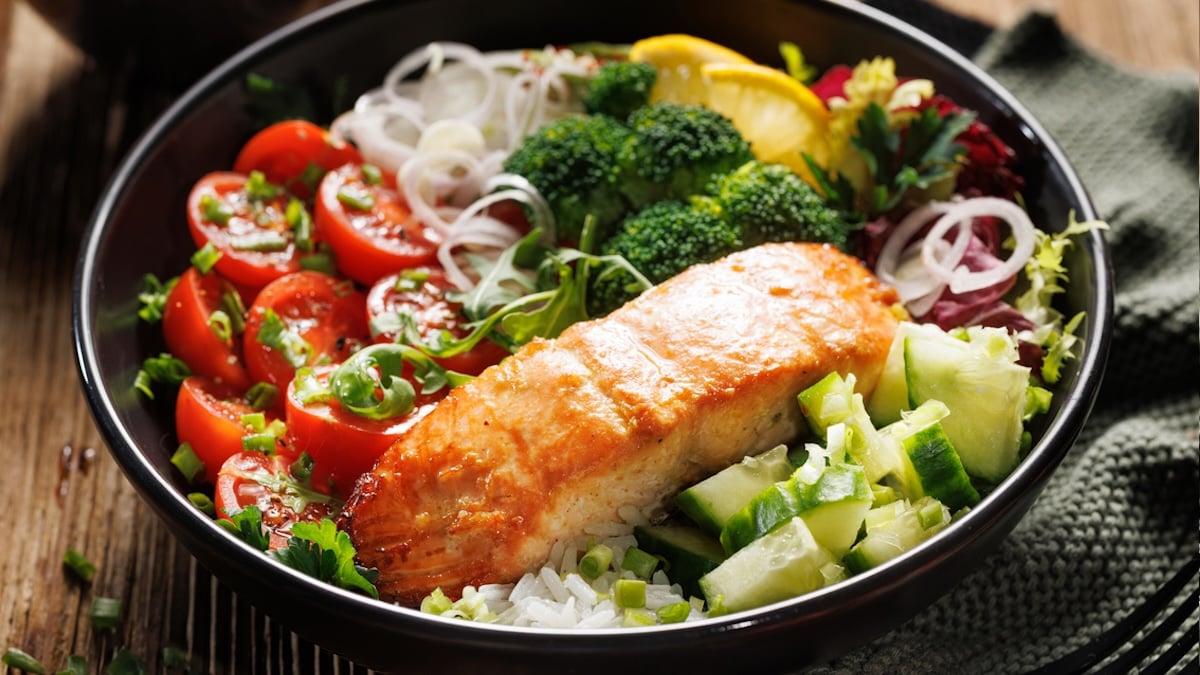 Bowl de saumon teriyaki aux légumes croquants