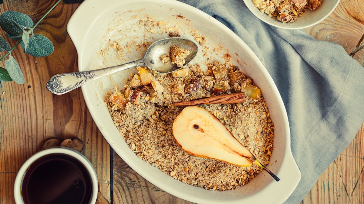 Crumble aux poires et noisettes
